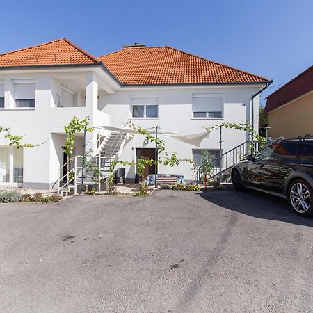 Deli Terasz A Apartman Free Parking, Self-Check-In Anytime Győr Kültér fotó