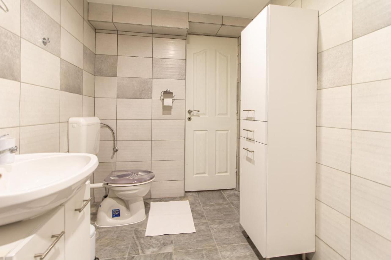 Deli Terasz A Apartman Free Parking, Self-Check-In Anytime Győr Kültér fotó