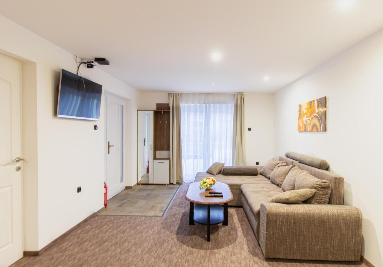 Deli Terasz A Apartman Free Parking, Self-Check-In Anytime Győr Kültér fotó