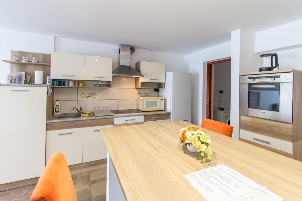 Deli Terasz A Apartman Free Parking, Self-Check-In Anytime Győr Kültér fotó