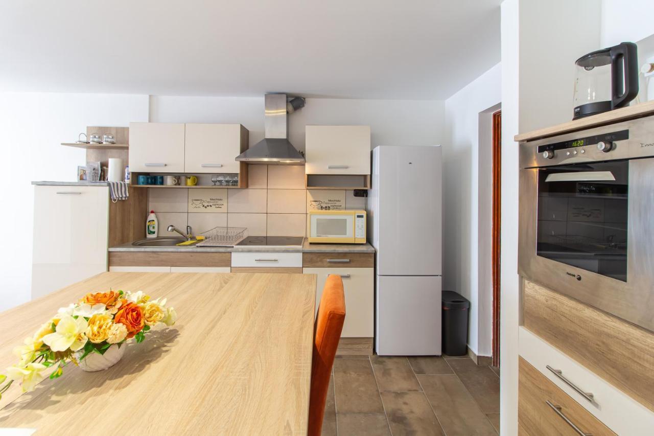 Deli Terasz A Apartman Free Parking, Self-Check-In Anytime Győr Kültér fotó